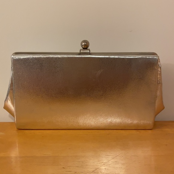 Shiny Silver Clutch Purse Vintage - Picture 2 of 9